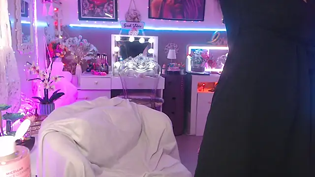 misscectito13 online show from March 13, 2025, 3:06 pm