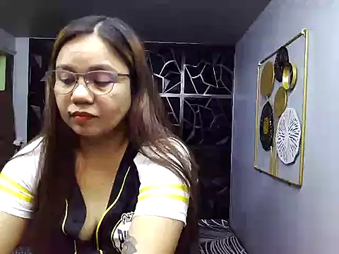 ambersmile online show from March 2, 2025, 12:11 pm