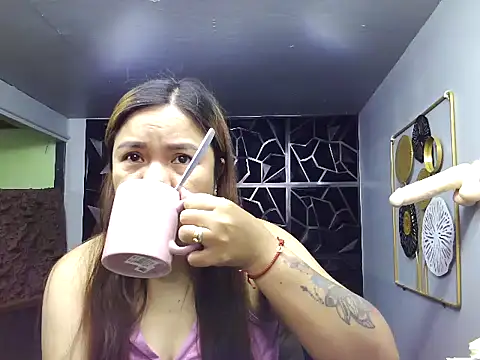 ambersmile online show from March 3, 2025, 11:14 pm