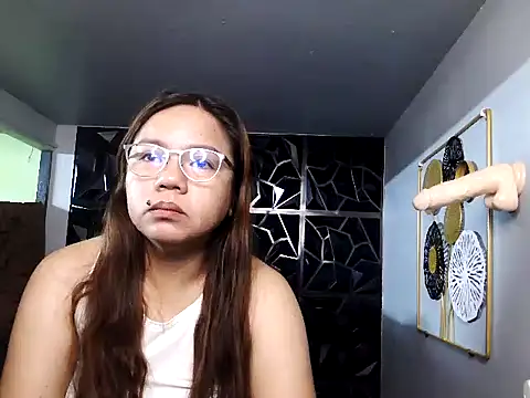 ambersmile online show from March 7, 2025, 11:49 pm