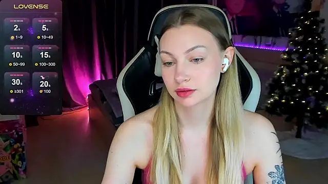 BiMolly online show from December 20, 2025, 7:21 pm