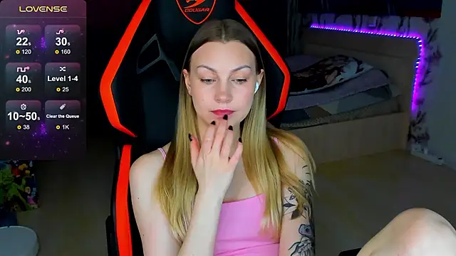 Snapshot of BiMolly chatting on February 28, 2026, 1:12 pm BiMolly online show from February 28, 2026, 1:12 pm