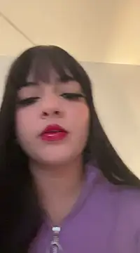 Snapshot of Elle chatting on January 17, 2025, 2:50 am Elle online show from January 17, 2025, 2:50 am