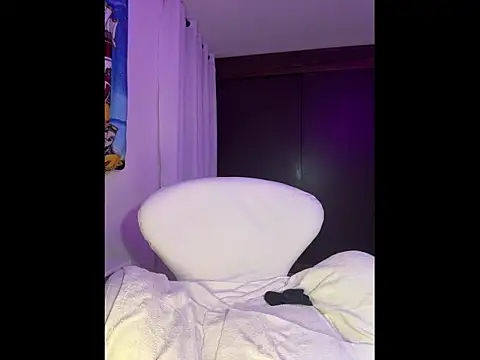 Naiara sex online show from November 3, 2025, 4:47 am