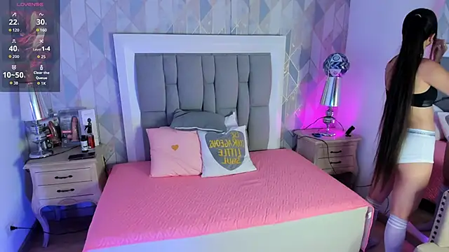 Princsgirl  online show from November 15, 2025, 7:32 pm