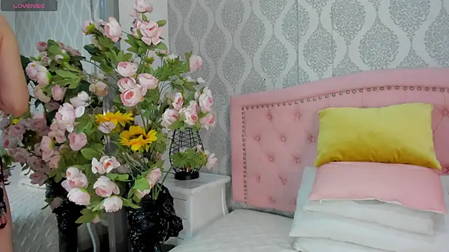 Princsgirl  online show from March 28, 2026, 7:46 pm