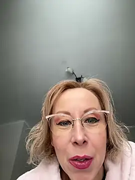 LuxuryNika online show from February 7, 2026, 10:19 am