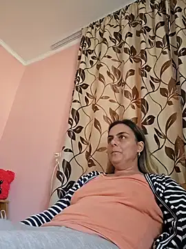 Snapshot of IsabelleCraft chatting on March 6, 2025, 12:52 pm IsabelleCraft online show from March 6, 2025, 12:52 pm