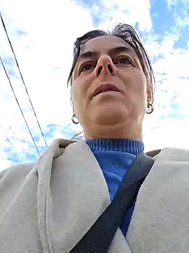 Snapshot of IsabelleCraft chatting on October 9, 2025, 7:06 am IsabelleCraft online show from October 9, 2025, 7:06 am