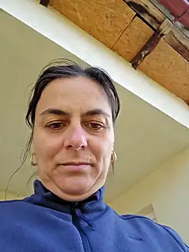 Snapshot of IsabelleCraft chatting on November 15, 2025, 10:45 am IsabelleCraft online show from November 15, 2025, 10:45 am