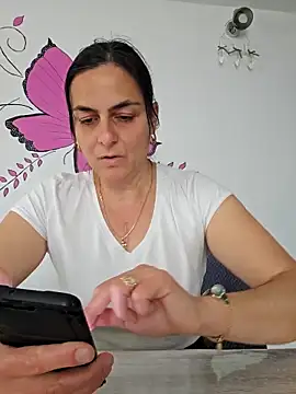 IsabelleCraft online show from November 25, 2025, 10:04 am