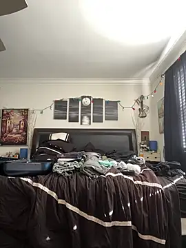 honneymel online show from February 18, 2025, 11:52 pm