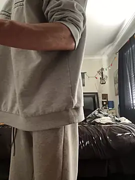 honneymel online show from March 8, 2025, 10:56 pm