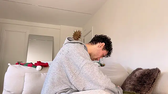 Snapshot of Harry_Jen chatting on December 30, 2024, 8:54 am Harry Jen online show from December 30, 2024, 8:54 am