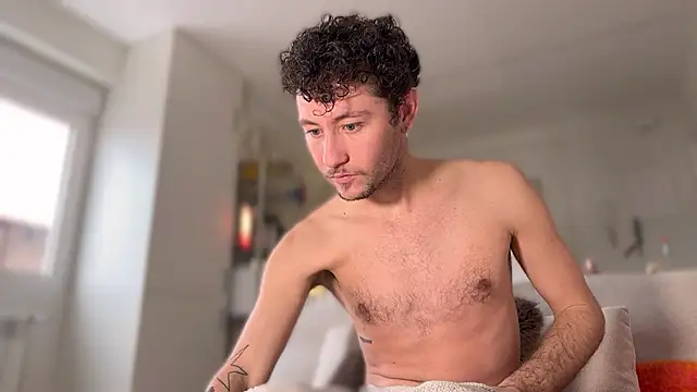 Snapshot of Harry_Jen chatting on January 20, 2025, 9:13 am Harry Jen online show from January 20, 2025, 9:13 am