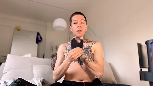 Snapshot of Harry_Jen chatting on March 9, 2025, 8:40 am Harry Jen online show from March 9, 2025, 8:40 am