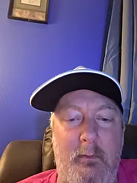 Snapshot of Emichael1983 chatting on March 1, 2026, 5:04 pm Emichael1983 online show from March 1, 2026, 5:04 pm