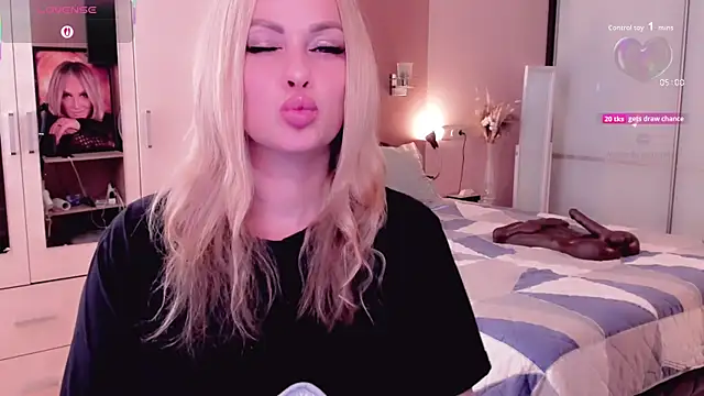 Libby Nora online show from September 30, 2025, 11:26 am