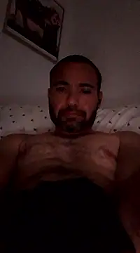 Snapshot of hottie212@xh chatting on December 9, 2024, 6:01 am hottie212xh online show from December 9, 2024, 6:01 am