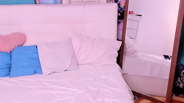 IvyHotFoxy online show from January 28, 2025, 11:49 am