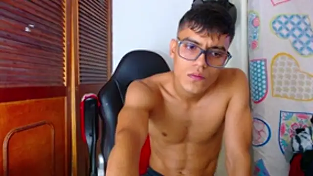 Snapshot of Lion_Grrr chatting on November 23, 2025, 4:18 pm Lion Grrr online show from November 23, 2025, 4:18 pm