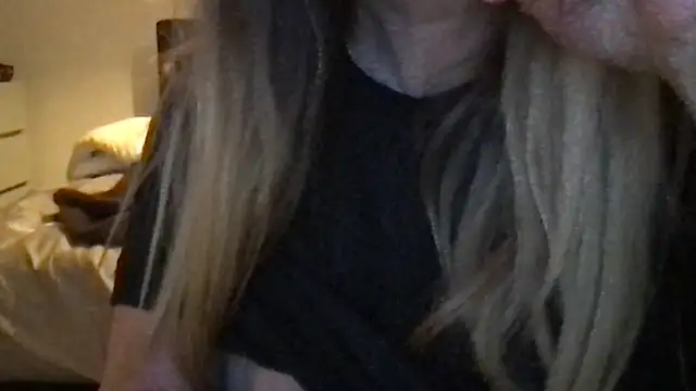 Snapshot of leadileo chatting on November 5, 2025, 12:38 pm leadileo online show from November 5, 2025, 12:38 pm