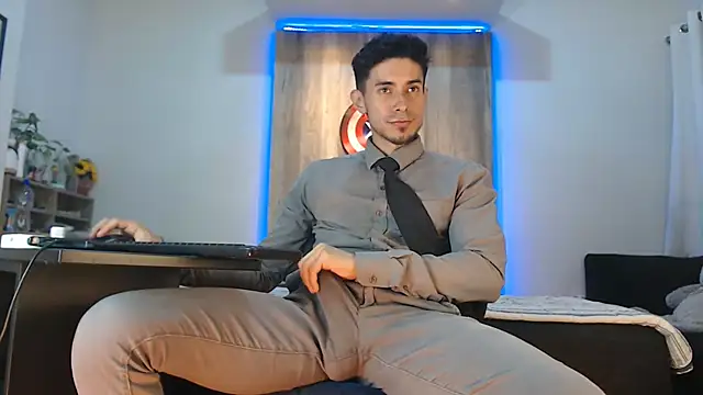 Andrew 4  online show from November 9, 2025, 6:55 am