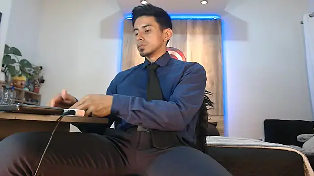 Andrew 4  online show from January 11, 2026, 7:13 am