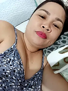 XXLorie 02 online show from January 11, 2026, 12:32 pm