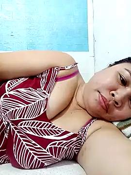 XXLorie 02 online show from February 14, 2026, 11:56 pm