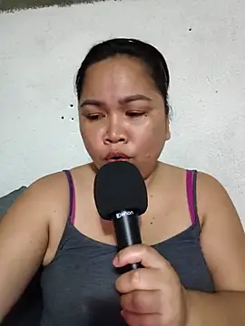 XXLorie 02 online show from April 29, 2026, 10:52 am