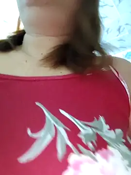 XXLorie 02 online show from May 10, 2026, 1:49 pm