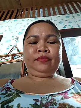 XXLorie 02 online show from May 20, 2026, 1:56 am