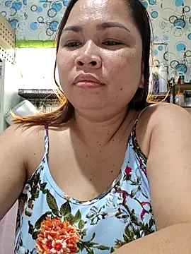 XXLorie 02 online show from June 16, 2026, 11:29 pm