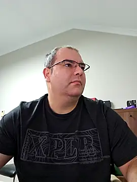 Snapshot of Andrew1900529 chatting on November 3, 2025, 5:31 am Andrew1900529 online show from November 3, 2025, 5:31 am