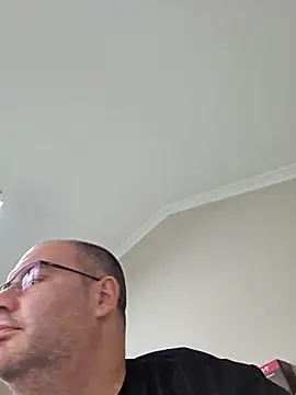 Andrew1900529 online show from November 27, 2025, 8:27 am