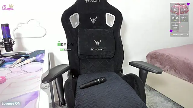 SkyqueenI online show from February 16, 2026, 7:04 am