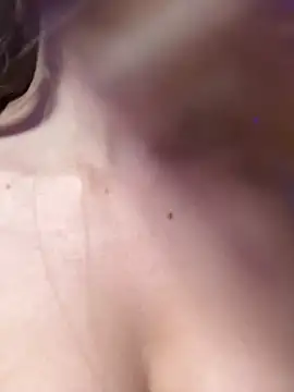 MaggyMayI online show from December 17, 2025, 5:30 pm