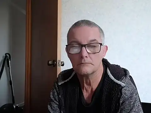 Snapshot of bigballnz chatting on October 2, 2025, 7:32 pm bigballnz online show from October 2, 2025, 7:32 pm