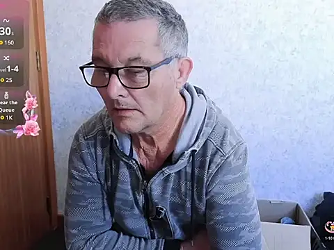 Snapshot of bigballnz chatting on October 17, 2025, 8:22 pm bigballnz online show from October 17, 2025, 8:22 pm