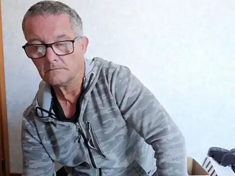 Snapshot of bigballnz chatting on October 21, 2025, 7:14 pm bigballnz online show from October 21, 2025, 7:14 pm