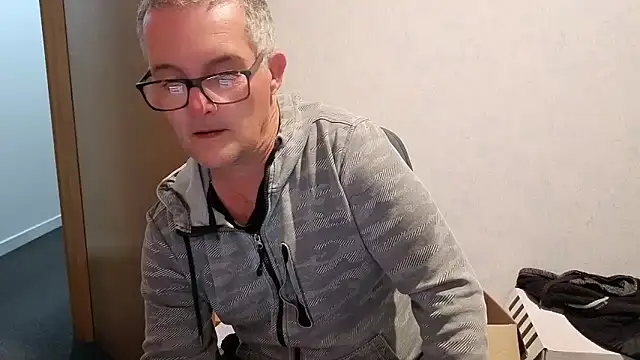 Snapshot of bigballnz chatting on October 22, 2025, 7:30 am bigballnz online show from October 22, 2025, 7:30 am