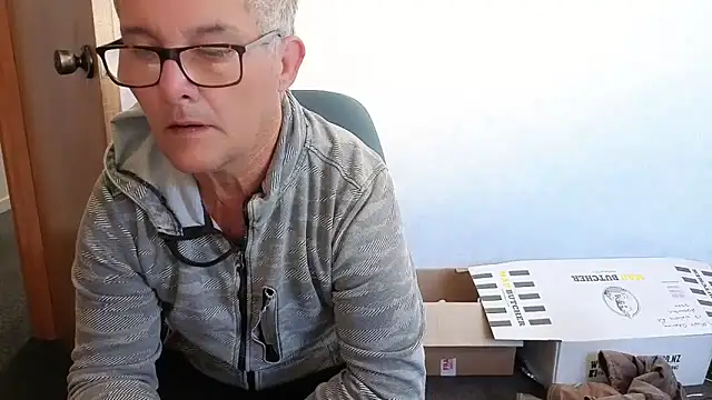 Snapshot of bigballnz chatting on October 28, 2025, 8:11 pm bigballnz online show from October 28, 2025, 8:11 pm