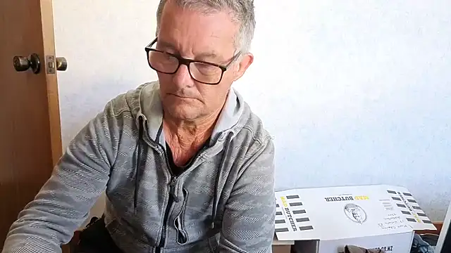 Snapshot of bigballnz chatting on October 29, 2025, 8:54 pm bigballnz online show from October 29, 2025, 8:54 pm