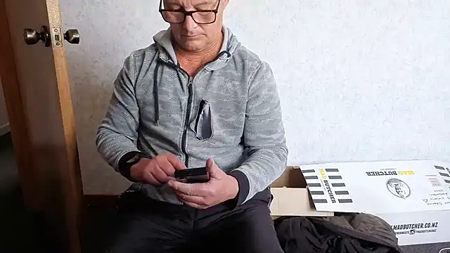 Snapshot of bigballnz chatting on October 31, 2025, 9:27 pm bigballnz online show from October 31, 2025, 9:27 pm