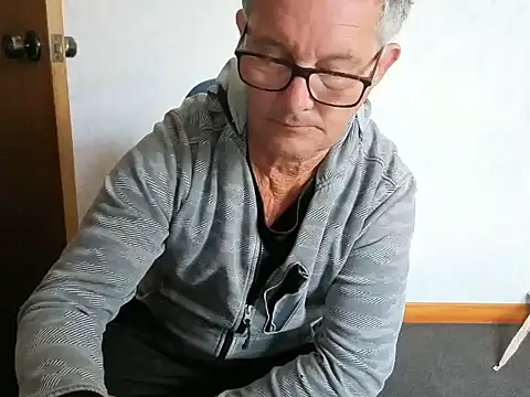 Snapshot of bigballnz chatting on November 4, 2025, 7:24 pm bigballnz online show from November 4, 2025, 7:24 pm