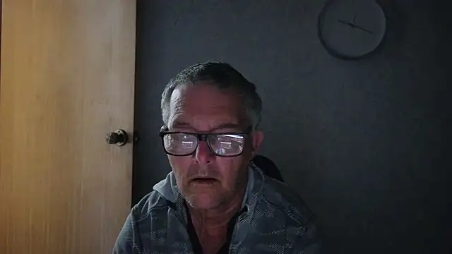 Snapshot of bigballnz chatting on November 5, 2025, 8:14 am bigballnz online show from November 5, 2025, 8:14 am