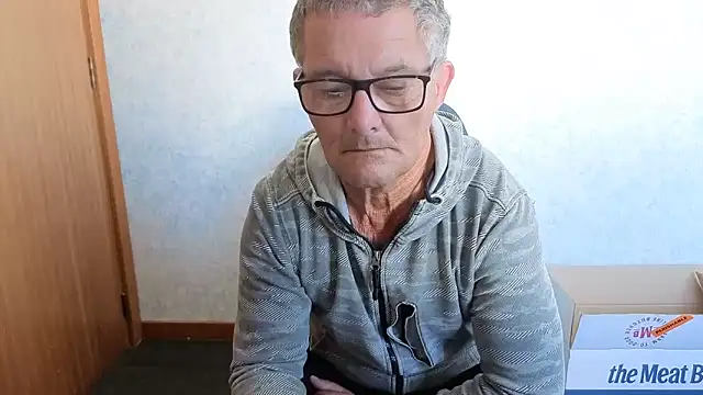 Snapshot of bigballnz chatting on November 13, 2025, 7:46 pm bigballnz online show from November 13, 2025, 7:46 pm