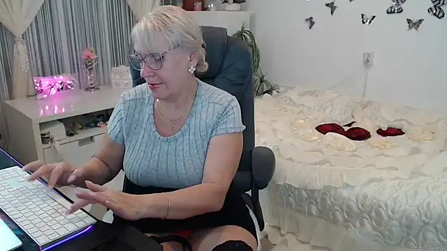 Ghertrude52 online show from October 8, 2025, 3:04 am