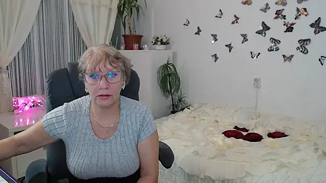 Ghertrude52 online show from October 13, 2025, 3:28 am